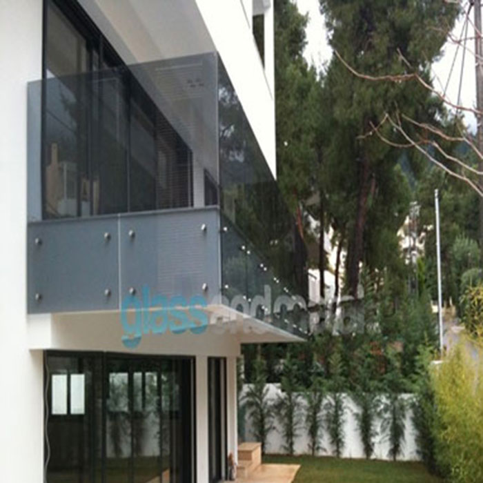 Γυάλινα κάγκελα – Glass and Metal