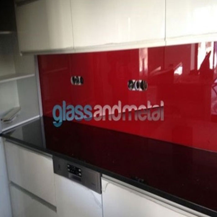 Πλάτη κουζίνας – Glass and Metal
